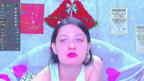 Snapshot of vanessa_florence chatting on January 4, 1:21 am RUSSIAN BARBIE BABE online show from January 4, 1:21 am