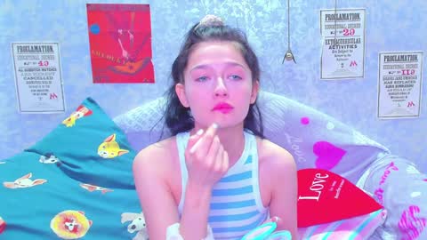 Snapshot of vanessa_florence chatting on January 29, 12:43 am RUSSIAN BARBIE BABE online show from January 29, 12:43 am