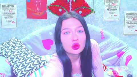 Snapshot of vanessa_florence chatting on January 16, 11:04 am RUSSIAN BARBIE BABE online show from January 16, 11:04 am