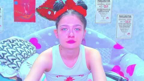 Snapshot of vanessa_florence chatting on January 13, 12:41 am RUSSIAN BARBIE BABE online show from January 13, 12:41 am