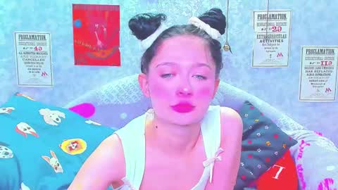 Snapshot of vanessa_florence chatting on February 14, 1:23 am RUSSIAN BARBIE BABE online show from February 14, 1:23 am