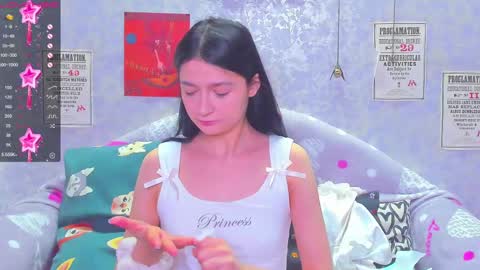 Snapshot of vanessa_florence chatting on February 18, 1:32 am RUSSIAN BARBIE BABE online show from February 18, 1:32 am