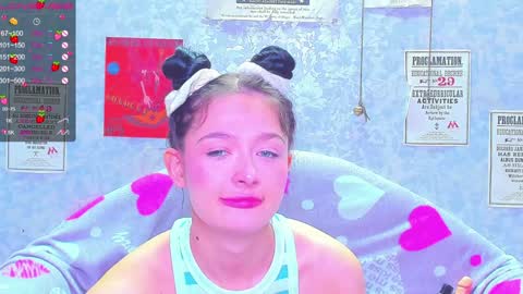 Snapshot of vanessa_florence chatting on February 7, 1:36 am RUSSIAN BARBIE BABE online show from February 7, 1:36 am