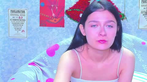 Snapshot of vanessa_florence chatting on December 28, 1:08 am RUSSIAN BARBIE BABE online show from December 28, 1:08 am