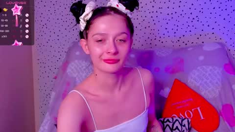 Snapshot of vanessa_florence chatting on March 1, 1:22 am RUSSIAN BARBIE BABE online show from March 1, 1:22 am