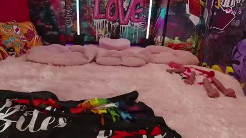  Vanessa  online show from May 9, 6:43 pm