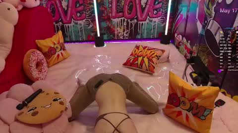  Vanessa  online show from May 17, 5:56 pm