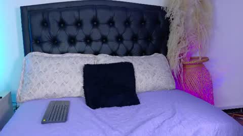 vanessa_mejiia online show from June 22, 8:06 pm