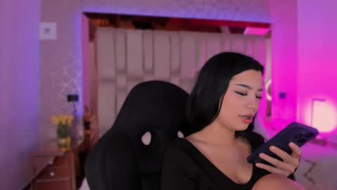 Snapshot of vanessaduval chatting on September 25, 8:13 am vanessaduval online show from September 25, 8:13 am