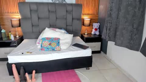 vanessahard_as online show from March 6, 3:01 am