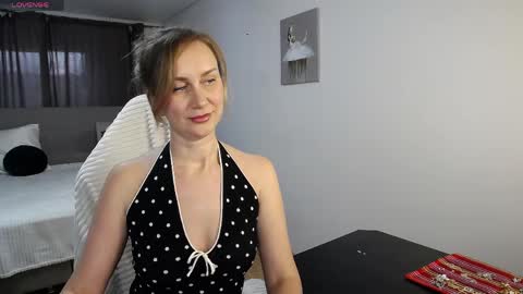 Vanessa  online show from May 2, 3:15 pm