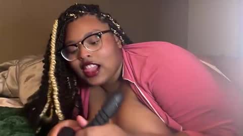 vanessaskyies online show from May 14, 3:23 am