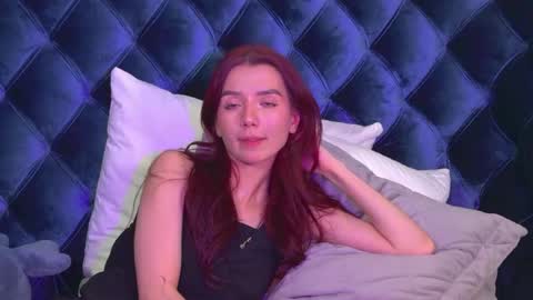 VanessaVienne online show from May 19, 2:18 am