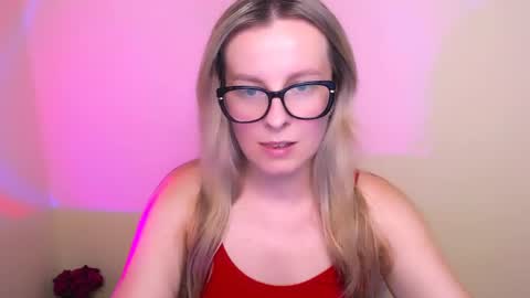 Mia online show from June 29, 4:07 pm