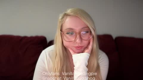 vanillapuddingpie online show from January 9, 2:01 am