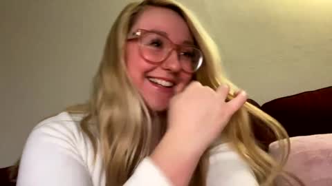 vanillapuddingpie online show from December 6, 5:53 am