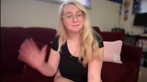 vanillapuddingpie online show from March 3, 6:09 pm