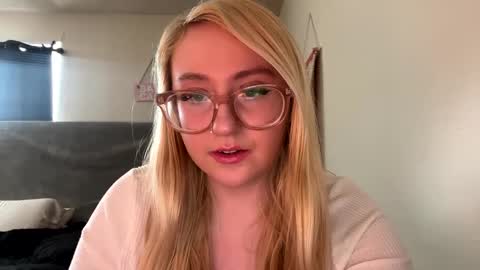 vanillapuddingpie online show from January 10, 6:38 pm