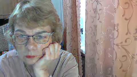 Vanillaxcreamy online show from December 23, 10:19 am