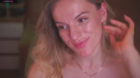 Sophie online show from May 20, 1:57 am