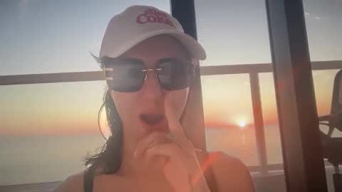 Vanna online show from November 21, 10:34 pm