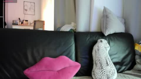 Vannessa online show from April 14, 4:51 pm