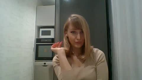Veessa online show from April 30, 4:45 pm