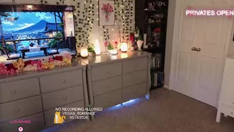 vegas_romance online show from May 16, 2:03 am