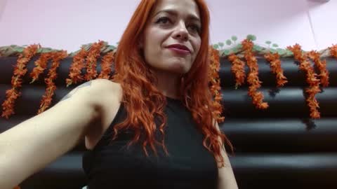 Snapshot of vellaparis chatting on January 21, 1:22 pm vellaparis online show from January 21, 1:22 pm