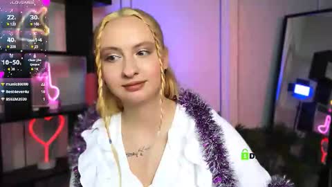 veloria_belle online show from December 17, 9:30 pm