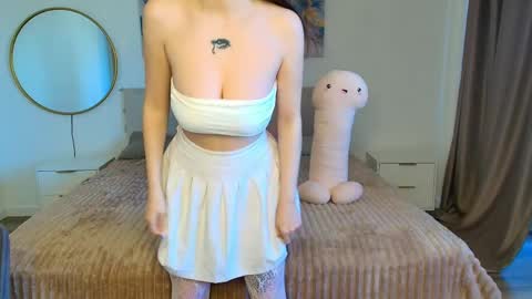 velveetaa online show from April 9, 10:20 am