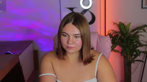 velvet__doll online show from October 1, 1:05 pm