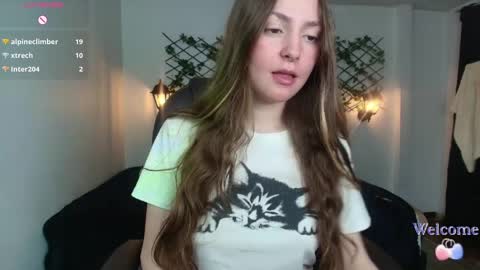Sophi  online show from April 3, 1:03 am