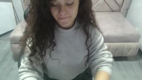 velvet_moon_v online show from March 16, 8:02 pm