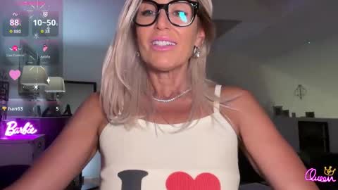VelvetBarbie online show from May 22, 11:36 pm