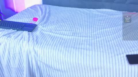 velvetfox_ online show from May 13, 9:09 pm
