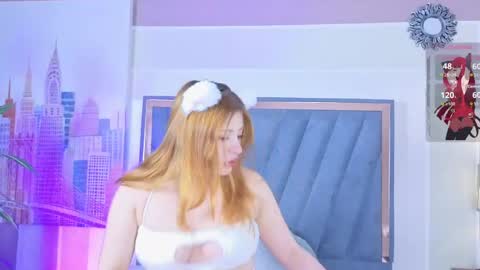 velvetfox_ online show from May 12, 8:37 pm