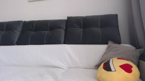 velvetmoon123 online show from May 4, 7:34 am