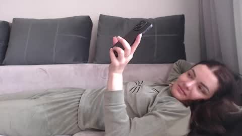 velvetmoon123 online show from March 20, 8:08 am