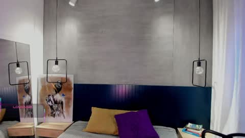 velvettease_ online show from April 10, 12:55 pm