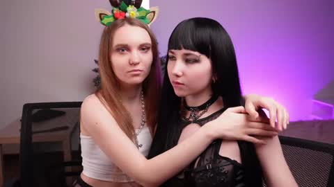 CLEOshort hair  TIna long hair  online show from December 22, 1:55 pm