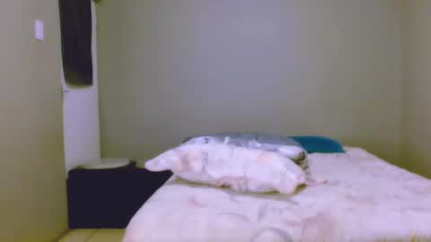 Snapshot of velvetychocolate1 chatting on January 7, 1:28 am velvetychocolate1 online show from January 7, 1:28 am