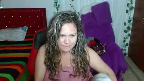 venecasexy44 online show from May 22, 10:46 am