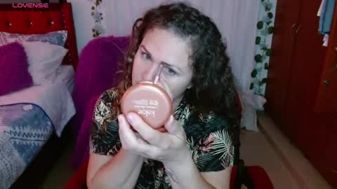 venecasexy44 online show from May 14, 12:44 pm