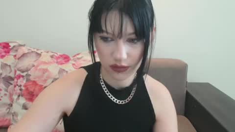 Snapshot of venera_goddess chatting on February 13, 7:45 am Naly online show from February 13, 7:45 am