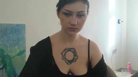 Snapshot of venera_goddess chatting on October 8, 1:37 pm Naly online show from October 8, 1:37 pm