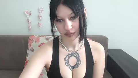 Snapshot of venera_goddess chatting on February 18, 8:16 am Naly online show from February 18, 8:16 am