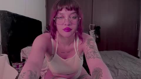 Lanna   online show from November 13, 10:20 pm