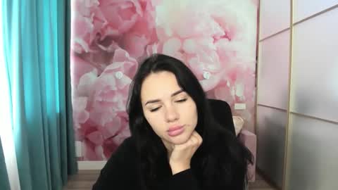 venillarose online show from September 18, 6:23 am