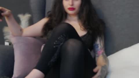 venusinylons online show from May 12, 4:57 pm